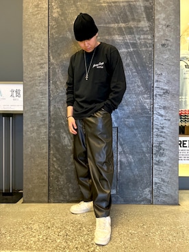 「AVIREX（アヴィレックス）のPURPLE FOXES LONG SLEEVE T-SHIRT / パープル フォックス 長袖 Tシャツ / AVIREX /アヴィレックス（Tシャツ/カットソー、ブラック系）」を使った、しんちゃんさん（メンズ・181cm）の秋コーディネート