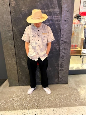 「AVIREX（アヴィレックス）の【TYPE BLUE/タイプブルー】半袖 バンダナ デニム シャツ / S/S BANDANA DENIM SHIRT / アヴィレックス /AVIREX（シャツ/ブラウス、ベージュ系）」を使った、しんちゃんさん（メンズ・181cm）の春コーディネート
