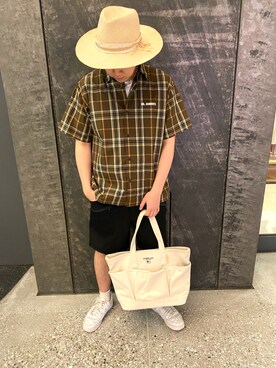 「AVIREX（アヴィレックス）のAVI-H.S/S BAGGY FIT（シャツ/ブラウス、ブラウン系）」を使った、しんちゃんさん（メンズ・181cm）の春コーディネート