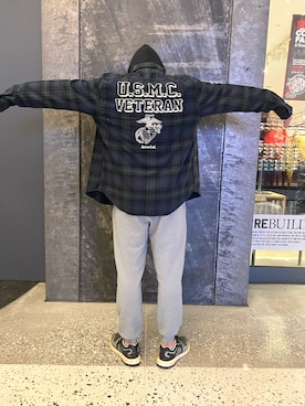 「AVIREX（アヴィレックス）のPULL OVER PARKA FORCE BASE / プルオーバー パーカー フォース ベース / AVIREX / アヴィレックス（パーカー、ブラック系）」を使った、しんちゃんさん（メンズ・181cm）の秋コーディネート