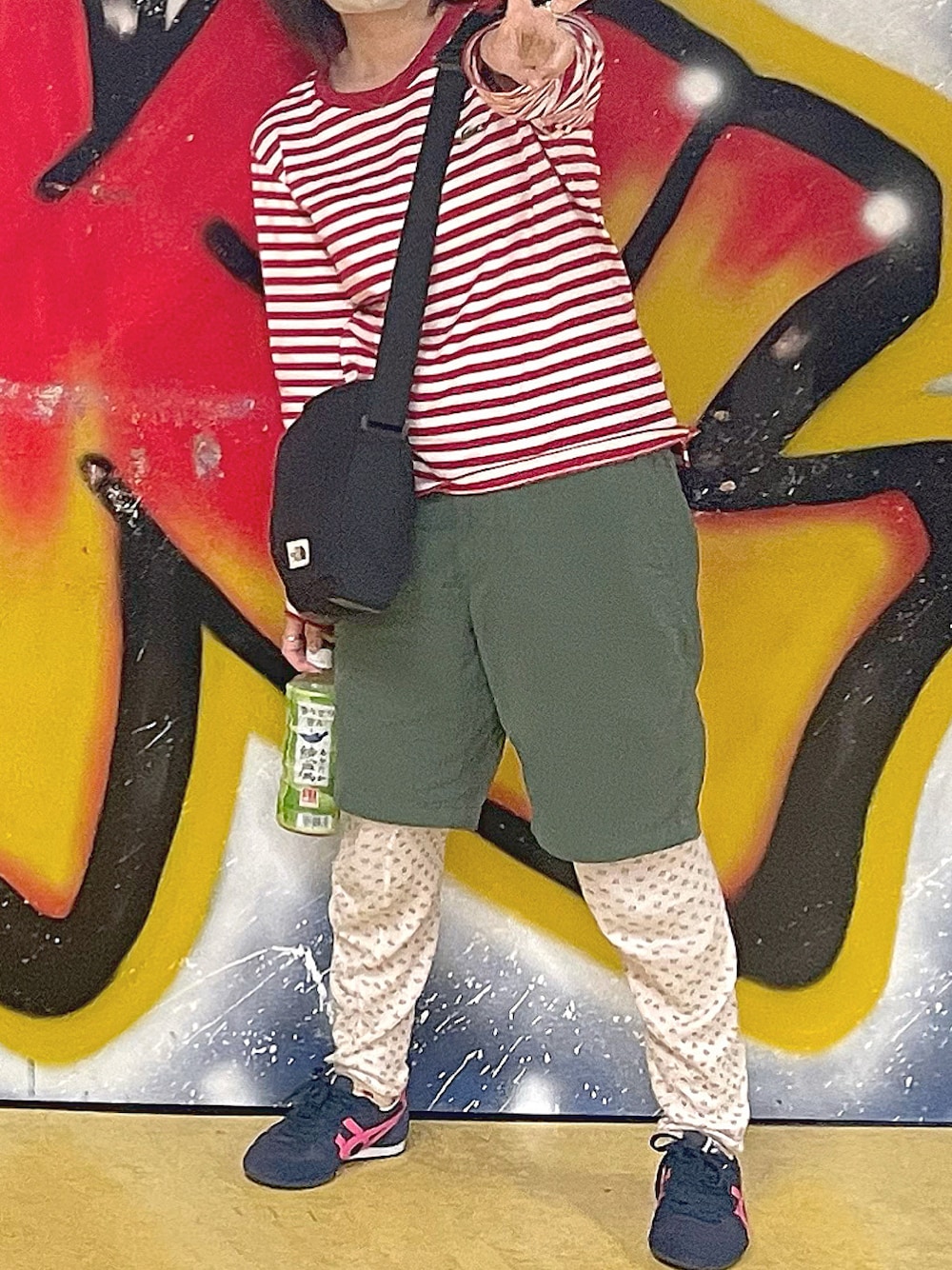 「フェススタイル、スニーカーコーデ、フェス、ライブ、オニツカタイガー、ラコステ、ユニクロ、UNIQLO、ユニクロコーデ、Onitsuka Tiger」｜「Onitsuka Tigerのアイテム（スニーカー、ブルー系）」を使った、kinokowknさん（レディース・153cm）の春コーディネートの1枚目の写真