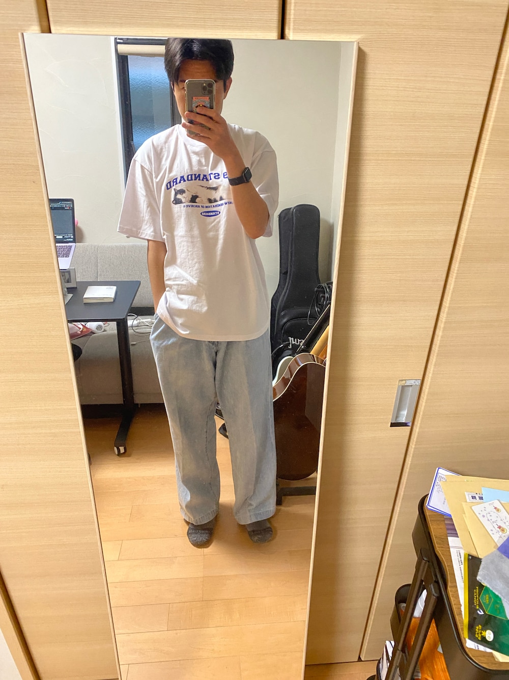 「メンズファッション、春、休日コーデ、キレイめ、お出かけコーデ、韓国ファッション」｜「WYM LIDNMのTUCK WIDE LOOSE DENIM（デニムパンツ、ブルー系）」を使った、hiromasaz0605さん（メンズ・175cm）の春コーディネートの1枚目の写真