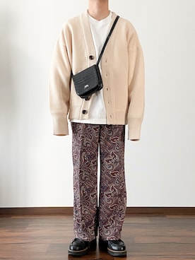 「kutir（クティール）のアイテム（スラックス）」を使った、sakuさん（メンズ・164cm）の春コーディネート