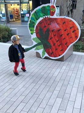 「アイテム（スウェットパンツ、レッド系）」を使った、mayumineyさん（キッズ・90cm）の夏コーディネート