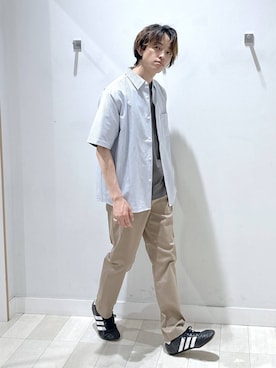 「GLOBAL WORK（グローバルワーク）のスゴラクストレッチスリムパンツ/601335（その他パンツ、ベージュ系）」を使った、おのさん（メンズ・175cm）の夏コーディネート