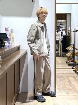 「GLOBAL WORK（グローバルワーク）のクリーンコーデュロイ/トラックパンツ/CLEAN MODE/589312（その他パンツ）」を使った、おのさん（メンズ・175cm）の秋コーディネート