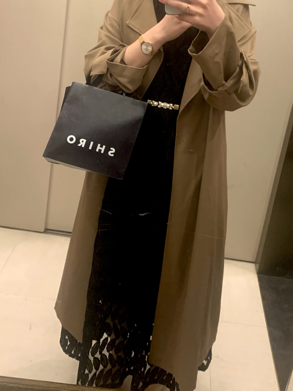 「結婚式」｜「UR'Sのアイテム（トレンチコート、ブラウン系）」を使った、HARUUNさん（レディース・158cm）の秋コーディネートの1枚目の写真