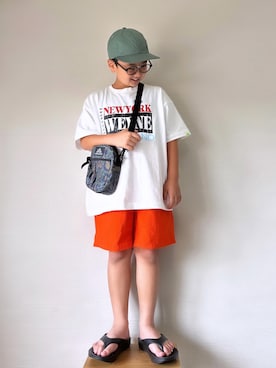 「GEORGE'S（ジョージズ）の【KIDS】スーベニアプリントTシャツ（Tシャツ/カットソー、ホワイト系）」を使った、yo_yoさん（キッズ・130cm）の夏コーディネート
