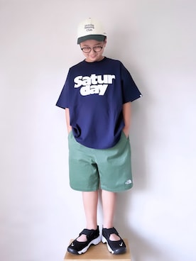 「GEORGE'S（ジョージズ）の【KIDS】フロッキープリントT（Tシャツ/カットソー、ブルー系）」を使った、yo_yoさん（キッズ・130cm）の夏コーディネート