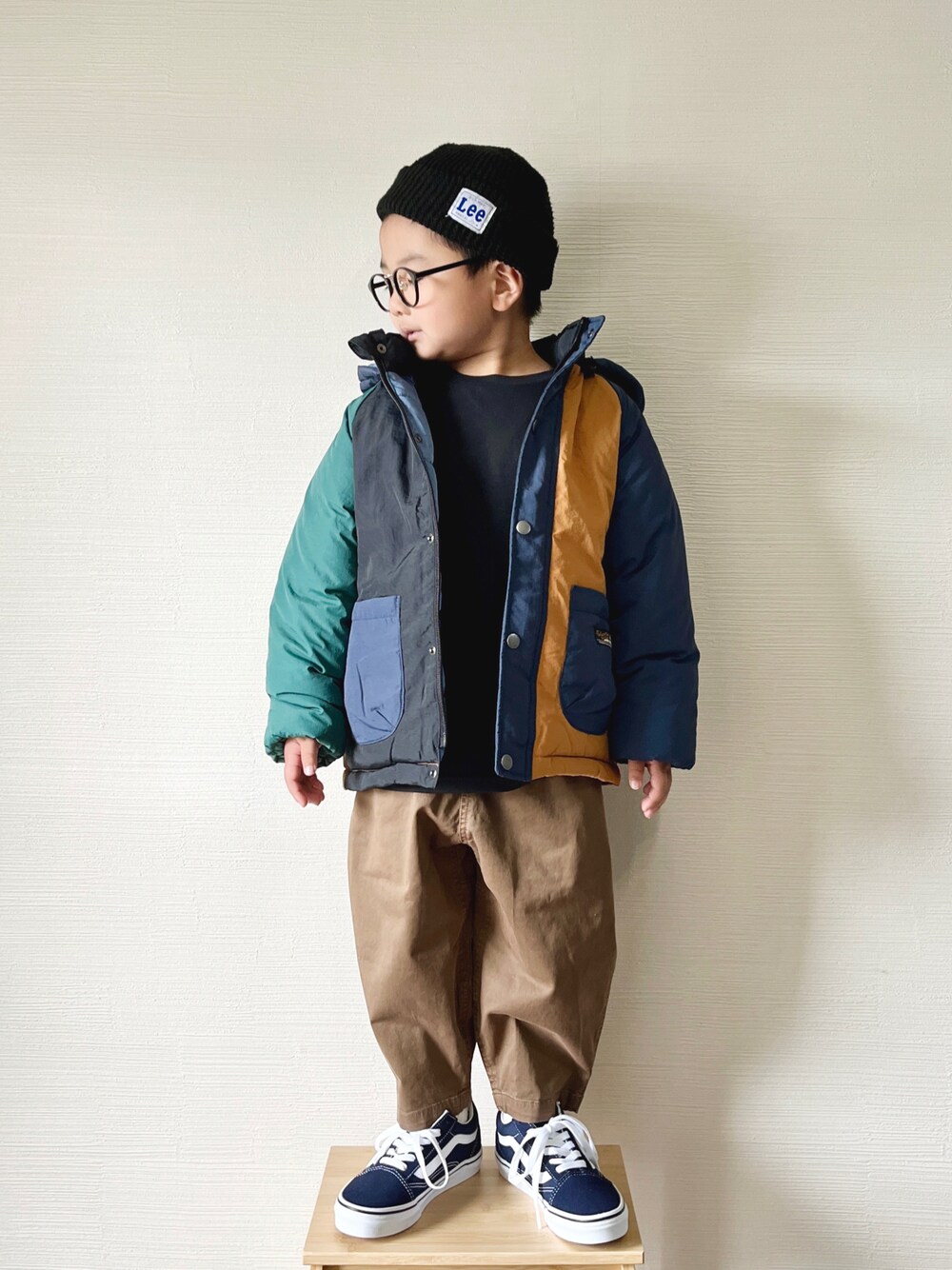 「プチプラ、男の子ファッション、秋冬コーデ、冬コーデ、アウター、チノパン、VANS、ニット帽、カジュアルコーデ、THE NORTH FACE、コート、ダウンジャケット、キッズコーデ、ストリート、グラミチ」｜「BREEZEの【WEB先行予約】クラシックフーディージャケット（ダウンジャケット/コート、その他）」を使った、yo_yoさん（キッズ・110cm）の秋コーディネートの1枚目の写真