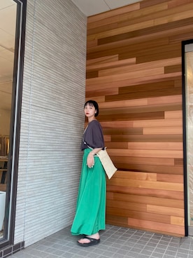 「TODAYFUL（トゥデイフル）のラフィアショルダーバッグ(2way)（ショルダーバッグ、ベージュ系）」を使った、rink.appleさん（レディース・150cm）の夏コーディネート