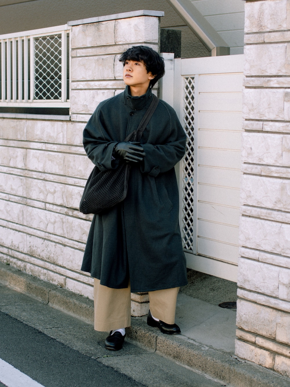 URUのステンカラーコートを使った人気ファッションコーディネート