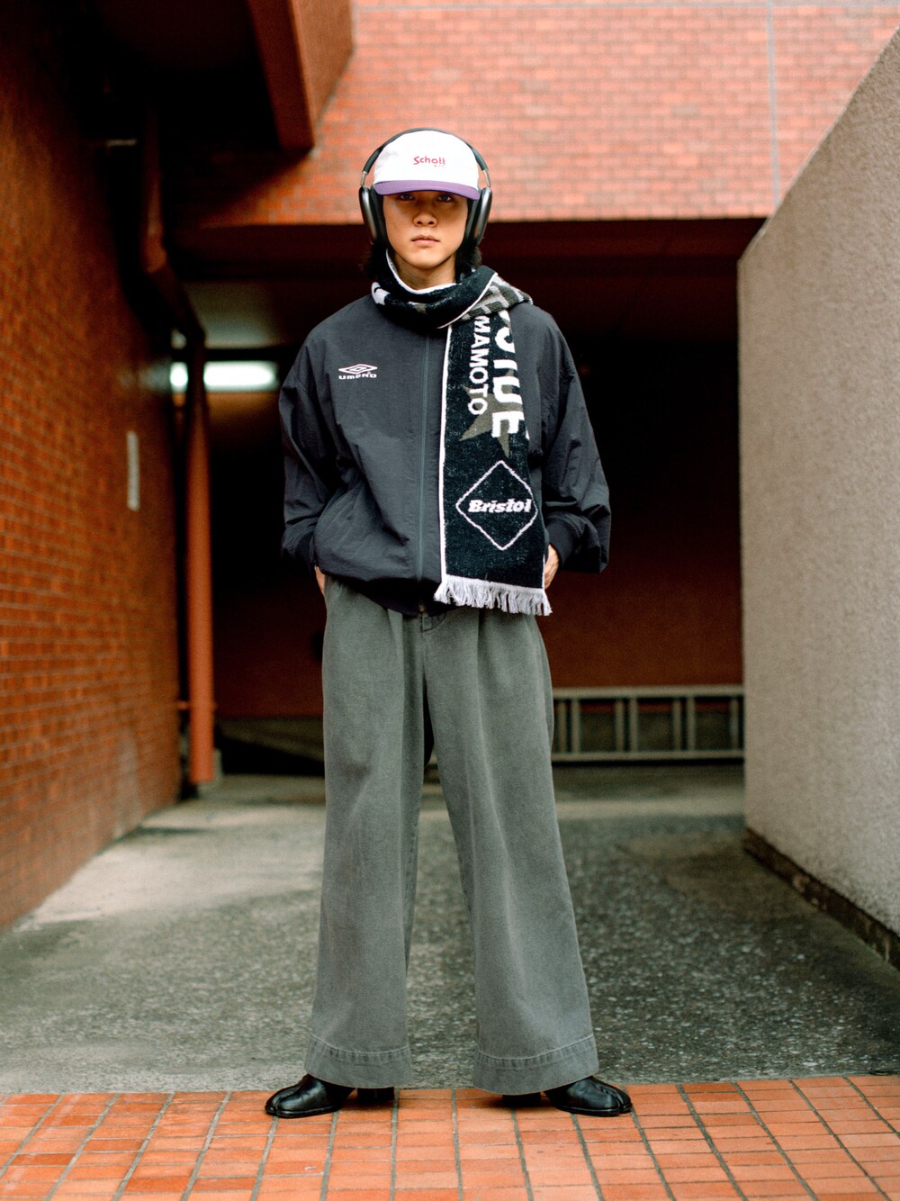 フットボールマフラー」のメンズ人気ファッションコーディネート - WEAR