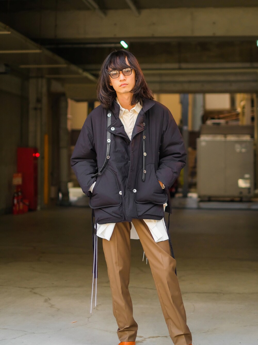 「秋のコーデ、シンプルコーデ、大人コーデ、オーバーサイズ、ミリタリー、ダウンジャケット、レザーパンツ、SHINYA KOZUKA、LEH、PALETTE art alive」｜「LEHのアイテム（ジャケット/アウター、ブラック系）」を使った、YOSHIMASAさん（メンズ・177cm）の秋コーディネートの1枚目の写真