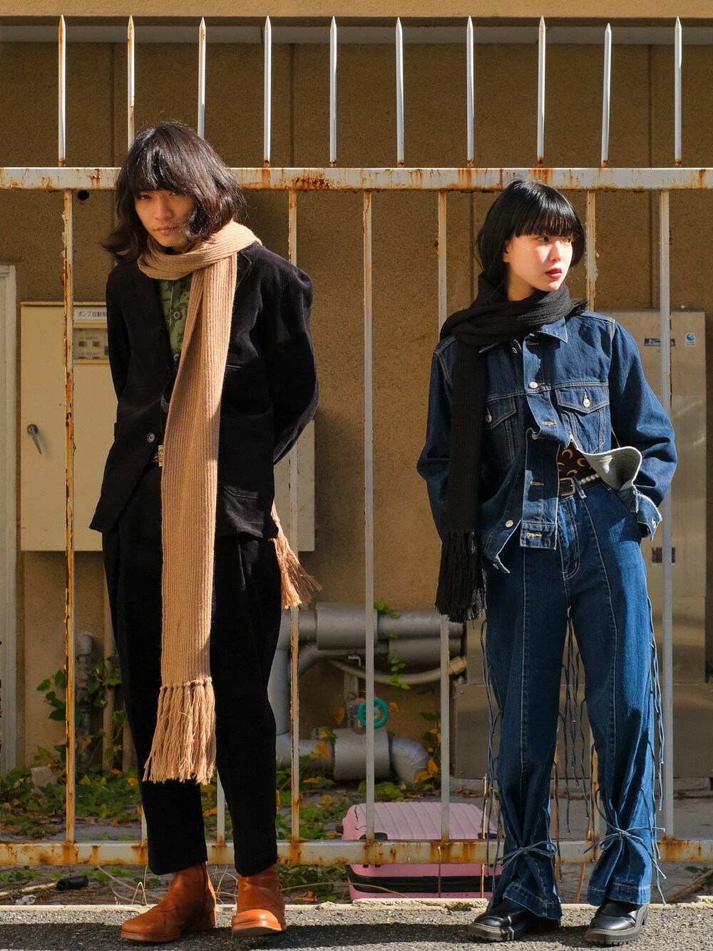 「冬コーデ、シンプルコーデ、大人カジュアル、お洒落さんとつながりたい、カジュアル、LITTLEBIG、elephant TRIBAL fabrics、PALETTE art alive、未来のWEARISTAプロジェクト」｜「LITTLEBIGのアイテム（マフラー、ベージュ系）」を使った、YOSHIMASAさん（メンズ・177cm）の冬コーディネートの1枚目の写真