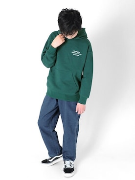 「アイテム（パーカー、グリーン系）」を使った、GLAZOSさん（キッズ・147cm）の冬コーディネート