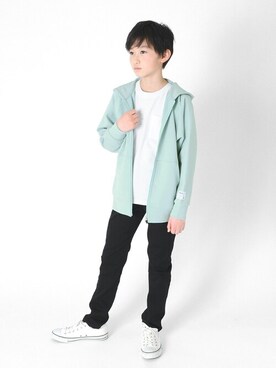 「アイテム（チノパンツ）」を使った、GLAZOSさん（キッズ・147cm）の冬コーディネート