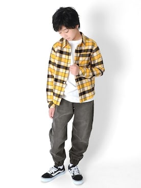 「アイテム（デニムパンツ）」を使った、GLAZOSさん（キッズ・150cm）の冬コーディネート