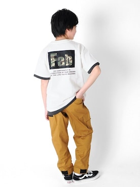 「アイテム（カーゴパンツ）」を使った、GLAZOSさん（キッズ・150cm）の春コーディネート