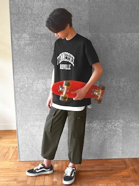 「アイテム（カーゴパンツ、グレー系）」を使った、GLAZOSさん（キッズ・160cm）の春コーディネート