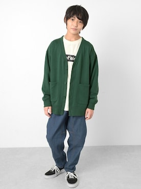 「アイテム（デニムパンツ）」を使った、GLAZOSさん（キッズ・149cm）の冬コーディネート