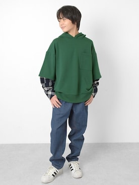 「アイテム（デニムパンツ）」を使った、GLAZOSさん（キッズ・149cm）の冬コーディネート