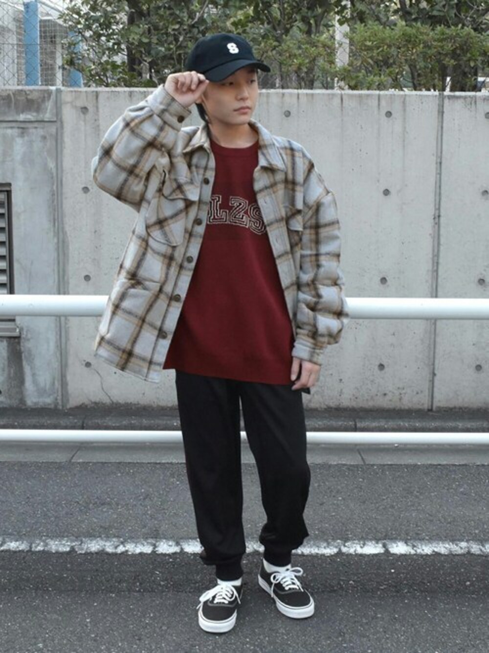 「ビッグシルエット、カジュアル、キャップ、ストリート、冬コーデ、男の子、penfield、中学生、小学生、glazos」｜「PEN FIELDの【penfield】チェックＣＰＯシャツ（カバーオール、グレー系）」を使った、GLAZOSさん（キッズ・149cm）の冬コーディネートの1枚目の写真