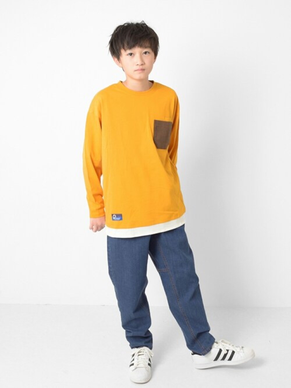 「ビッグシルエット、カジュアル、大人コーデ、男の子、penfield、シンプルコーデ、中学生、小学生、秋冬コーデ、glazos」｜「PEN FIELDの【Penfield】コーデュロイポケット長袖Tシャツ（Tシャツ/カットソー、オレンジ系）」を使った、GLAZOSさん（キッズ・151cm）の冬コーディネートの1枚目の写真