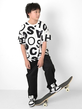 「アイテム（シューズ）」を使った、GLAZOSさん（キッズ・156cm）の春コーディネート