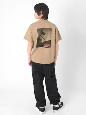 「アイテム（カーゴパンツ）」を使った、GLAZOSさん（キッズ・154cm）の春コーディネート