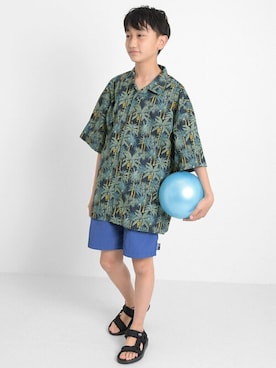 「アイテム（シューズ）」を使った、GLAZOSさん（キッズ・152cm）の春コーディネート