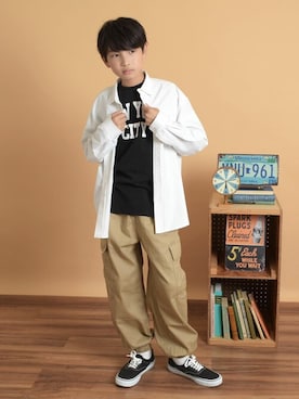 「アイテム（カーゴパンツ）」を使った、GLAZOSさん（キッズ・154cm）の秋コーディネート