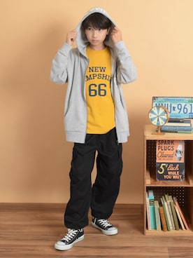 「アイテム（カーゴパンツ）」を使った、GLAZOSさん（キッズ・154cm）の秋コーディネート