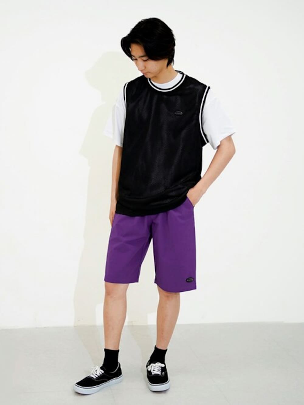 「ハーフパンツ、男の子、シンプルコーデ、高校生、夏コーデ、カジュアルコーデ、中学生、小学生、glazos、グラソス」｜「GLAZOSの【接触冷感】【速乾】【耐塩素】クールラフ・ナイロンストレッチ・イージーハーフパンツ（その他パンツ、パープル系）」を使った、GLAZOSさん（キッズ・172cm）の夏コーディネートの1枚目の写真