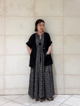 「le.coeur blanc（ルクールブラン）のFanaka別注フラワー柄ノースリワンピ（ワンピース、ブラック系）」を使った、komatsuさん（レディース・152cm）の夏コーディネート