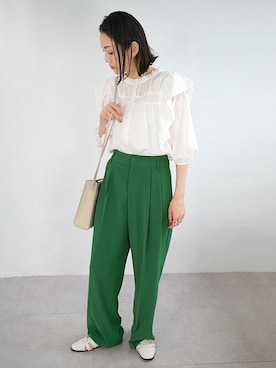 「カラー×コーデ」｜「アイテム（スラックス）」を使った、ANDJさん（レディース・165cm）の春コーディネート