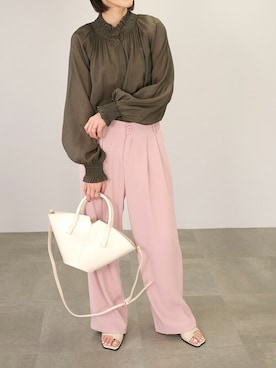 「シア―ブラウス」｜「アイテム（スラックス）」を使った、ANDJさん（レディース・165cm）の夏コーディネート