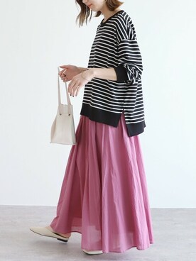「reca（レカ）のサイドスリットボーダートップス（Tシャツ/カットソー）」を使った、recastaffさん（レディース・165cm）の冬コーディネート
