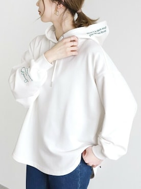 「reca（レカ）のアイテム（パーカー）」を使った、recastaffさん（レディース・165cm）の冬コーディネート
