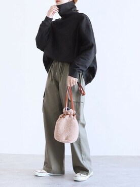 「reca（レカ）のアイテム（カーゴパンツ）」を使った、recastaffさん（レディース・165cm）の冬コーディネート