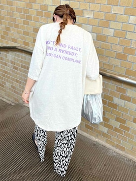 「バックロゴ」｜「アイテム（パンツ）」を使った、recastaffさん（レディース・156cm）の春コーディネート