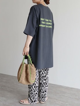 「バックロゴ」｜「アイテム（パンツ）」を使った、recastaffさん（レディース・165cm）の夏コーディネート