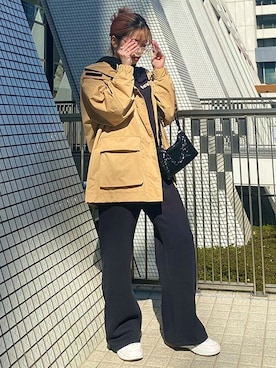 「Levi's（リーバイス）のアイテム（スウェットパンツ）」を使った、リーバイス STAFF WOMENさん（レディース・164cm）の冬コーディネート