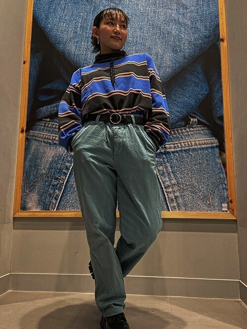 ���[�o�C�X STAFF WOMEN����̃X�E�F�b�g�u�n�C�l�b�N�g�b�v�X PALACE BLUE�iLevi's�b���[�o�C�X�j�v���g�����R�[�f�B�l�[�g