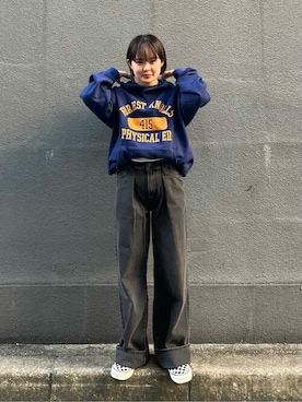 「Levi's（リーバイス）のアイテム（パーカー）」を使った、リーバイス STAFF WOMENさん（レディース・152cm）の春コーディネート