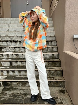 「Levi's（リーバイス）のアイテム（マウンテンパーカー）」を使った、リーバイス STAFF WOMENさん（レディース・159cm）の夏コーディネート