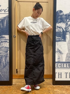 「Levi's（リーバイス）のアイテム（スカート）」を使った、リーバイス STAFF WOMENさん（レディース・160cm）の夏コーディネート