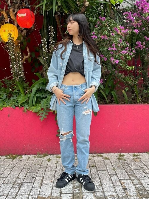 リーバイス STAFF WOMENさんのシャツ/ブラウスを使ったコーディネート