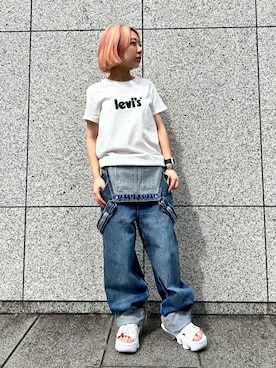 「Levi's（リーバイス）のアイテム（サロペット/オーバーオール）」を使った、リーバイス STAFF WOMENさん（レディース・148cm）の夏コーディネート