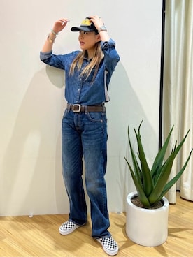 「Levi's（リーバイス）のアイテム（帽子）」を使った、リーバイス STAFF WOMENさん（レディース・158cm）の夏コーディネート